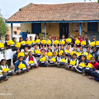 *राष्ट्रीय ग्रामीण विकास केंद्र पुणे संचलित न्यू इंग्लिश स्कूल, लाखणगाव शाळेत राजमाता जिजाऊ साहेब भोसले जयंती व क्रांतीज्योती सावित्रीबाई फुले जयंती उत्साहात साजरी करण्यात आली व या निमित्ताने नांदी फाउंडेशन, पुणे च्या प्रोजेक्ट नन्हीकली योजने अंतर्गत महिं