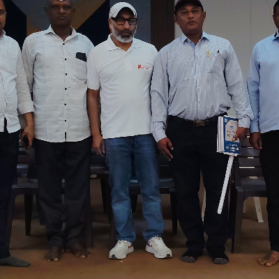 ट्रेसेबल गिव्हींग फाउंडेशन हॉंगकॉंग चे सर्वेसर्वा उद्योजक श्री. नरेशजी सुराणा साहेब आज भारत दौऱ्यावर एका कार्यक्रमाच्या निमित्ताने नारायणगाव येथे आले असताना भेट घेण्यासाठी शाळा मुख्याध्यापक श्री अनिल देसले सर, व्यवस्थापन समितीचे अध्यक्ष श्री नवनाथ गाडगे स