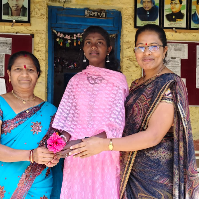 राष्ट्रसंत गाडगे महाराज जयंती निमित्त निबंध स्पर्धा विजेता विद्यार्थिनी कुमारी जोगेश्वरी हनुमंत शिंदे इयत्ता नववी या विद्यार्थिनीचा सत्कार संपन्न